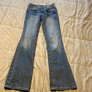 Women’s Size 27L Ariat Jeans.